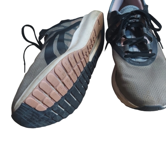 11 Reebok Fuelfoam pink and black sneakers - Picture 9 of 11